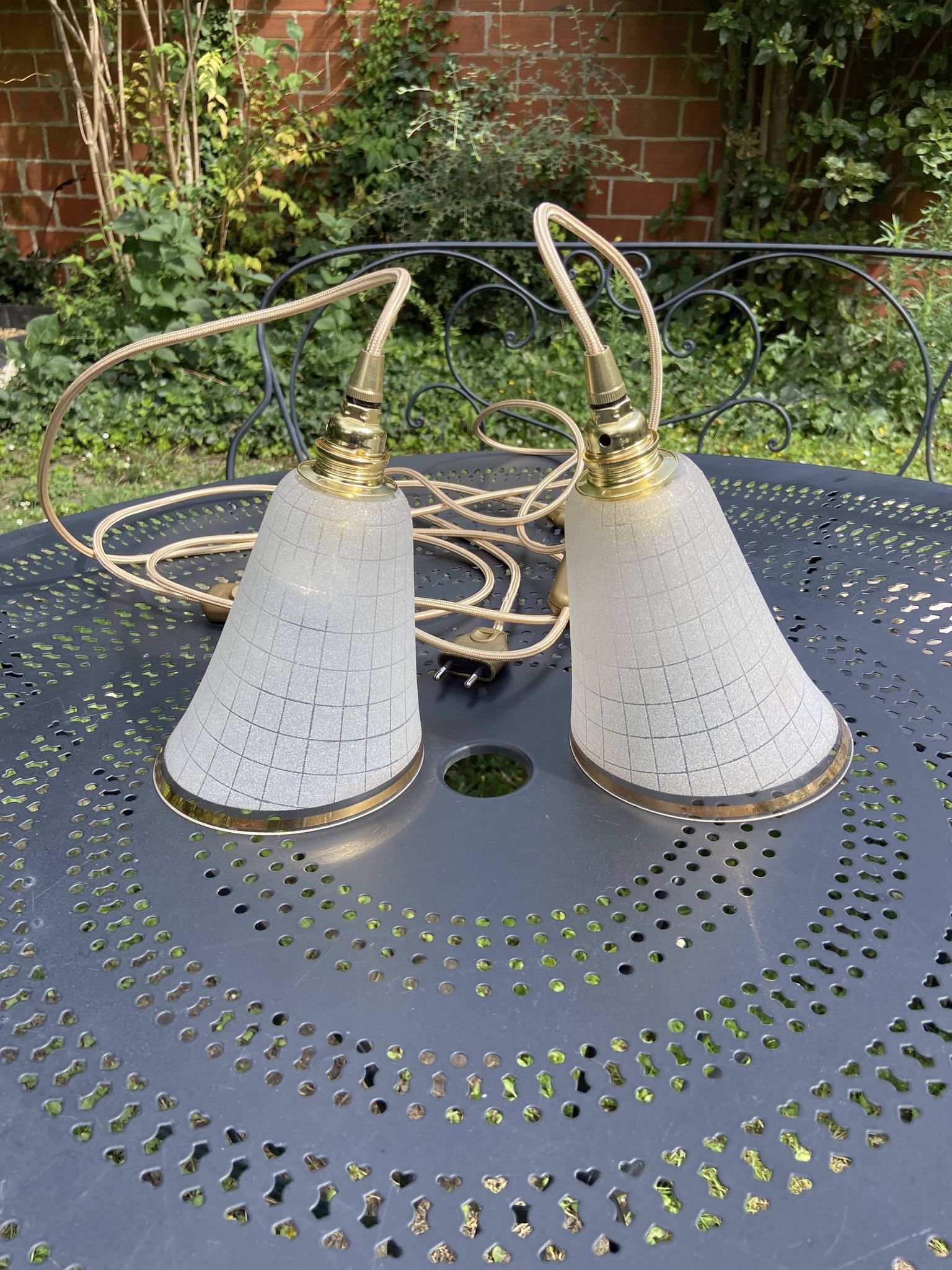 Vintage 1950s granite glass globe lamp