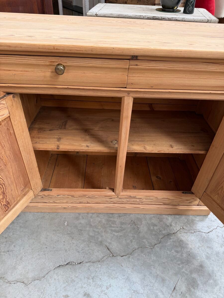 Three-door buffet from the early 20th century.