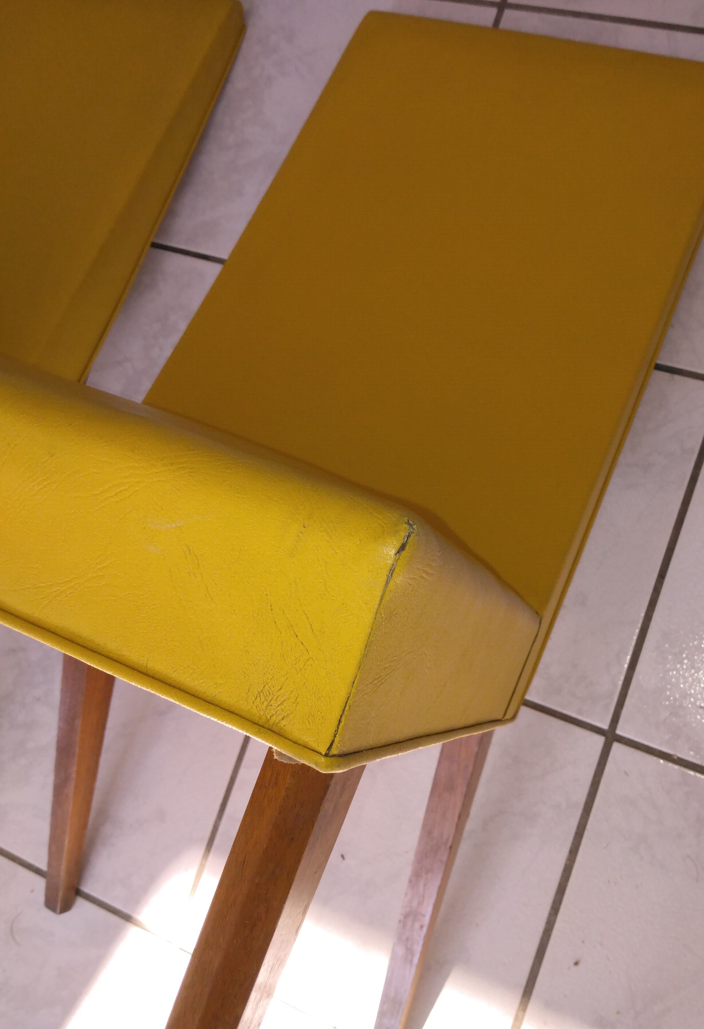 Pair of yellow chairs skaï yellow 60s