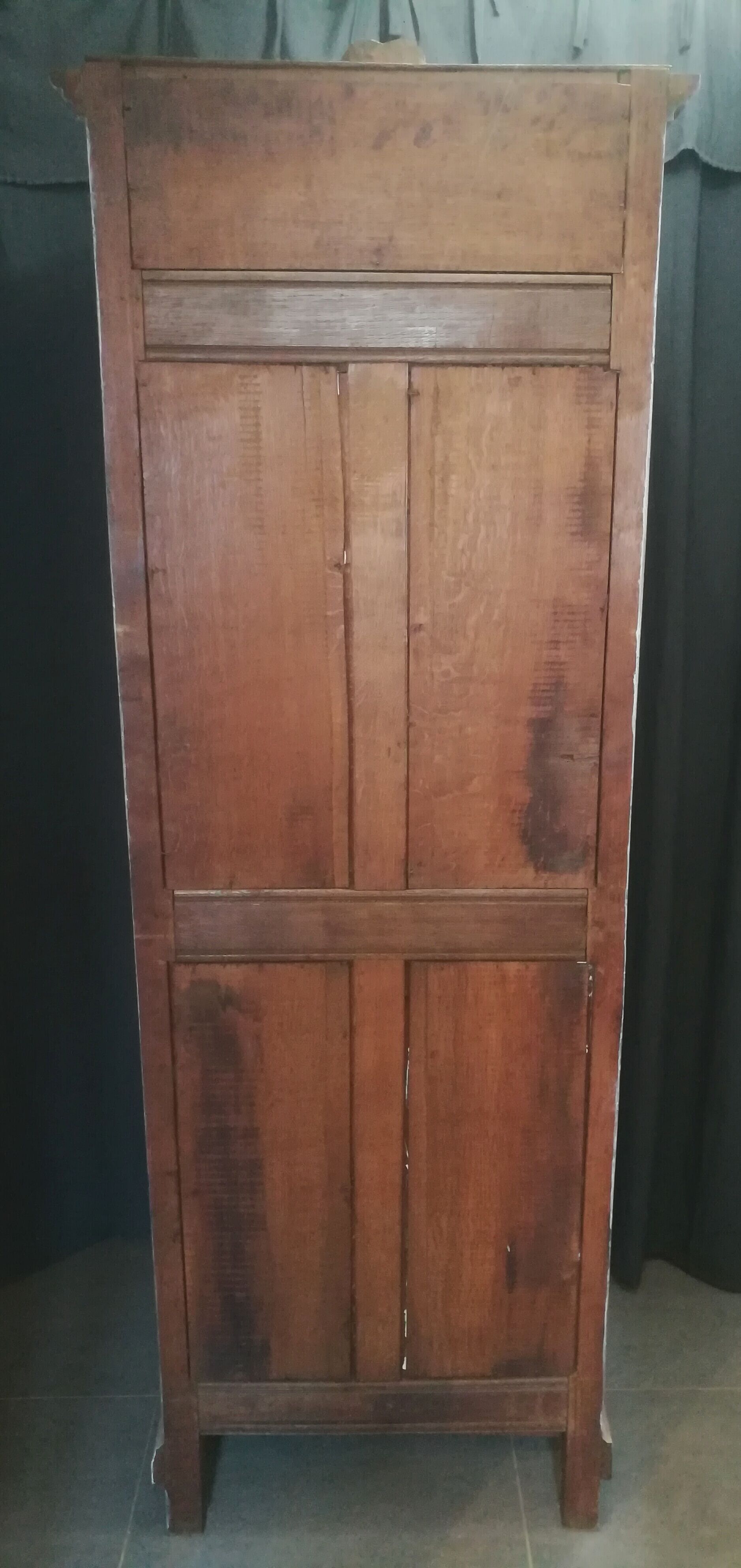 Mid-nineteenth century hindered oak