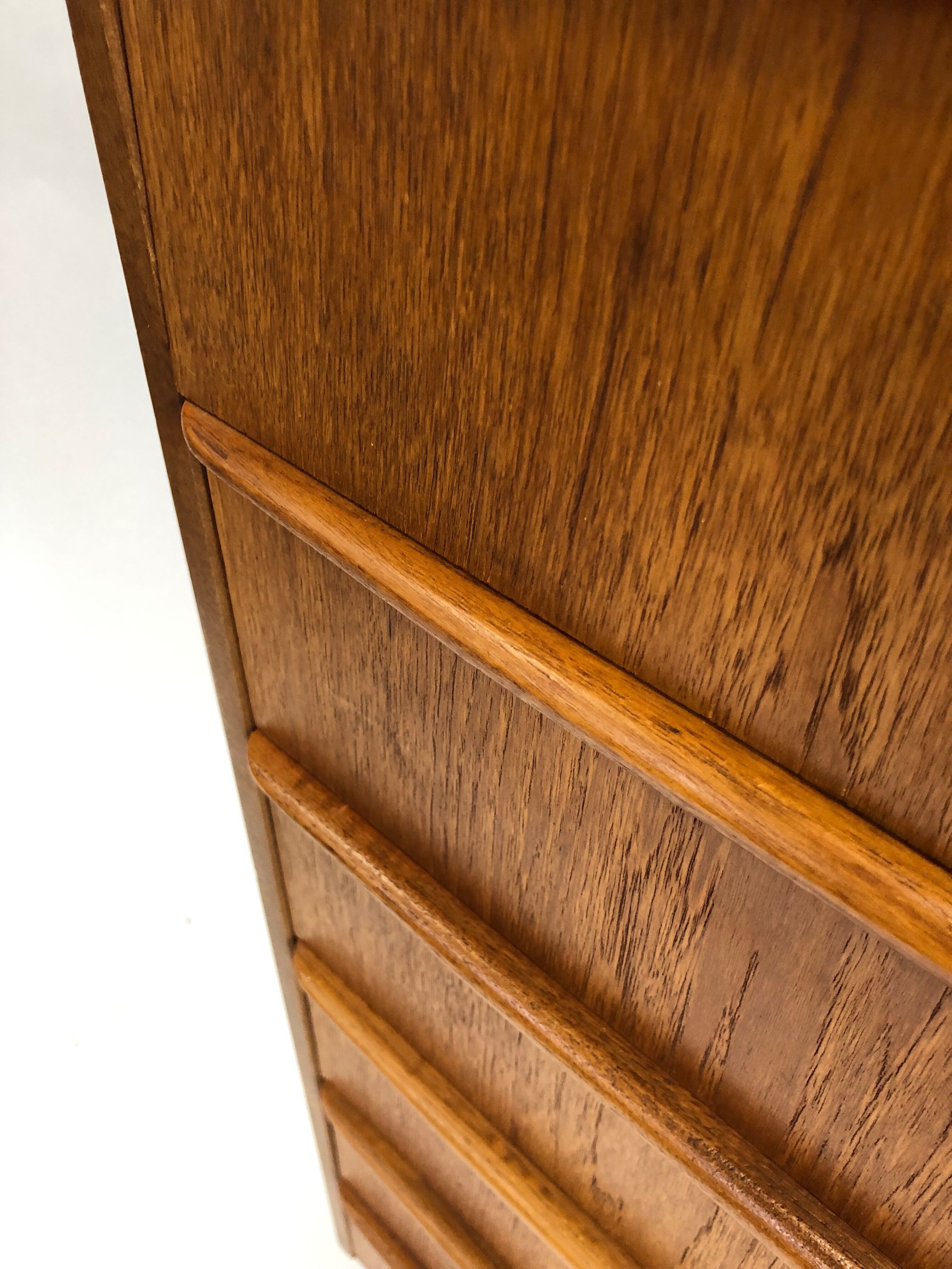 Dresser in teak