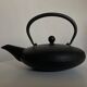 Théière ancienne en fonte japonaise Iwachu  0,5L noire