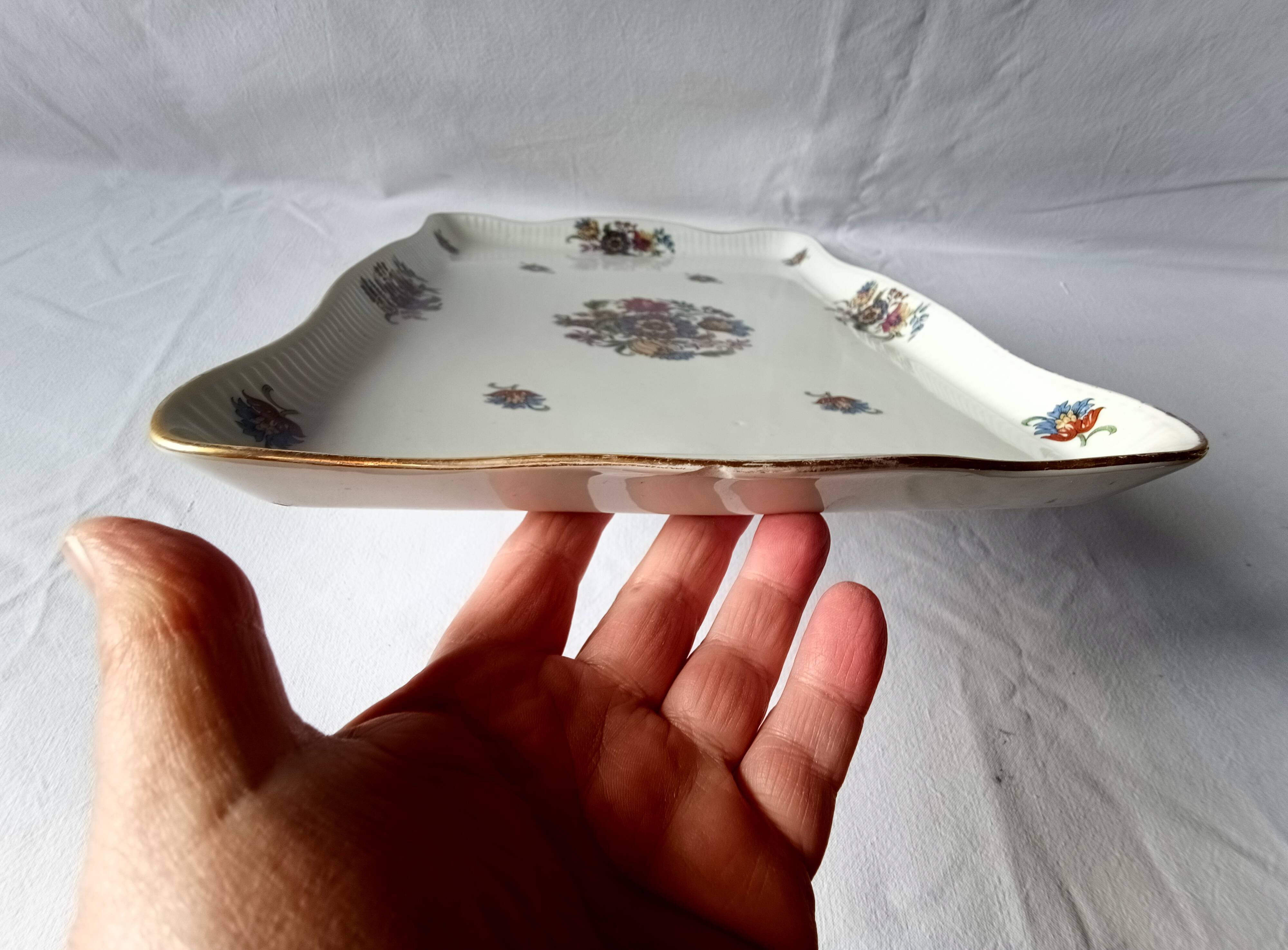 Limoges porcelain tray with floral bouquet motifs, early 20th century