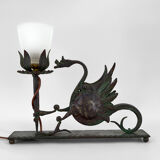 Lampe à poser au dragon en fer forgé, circa 1900
