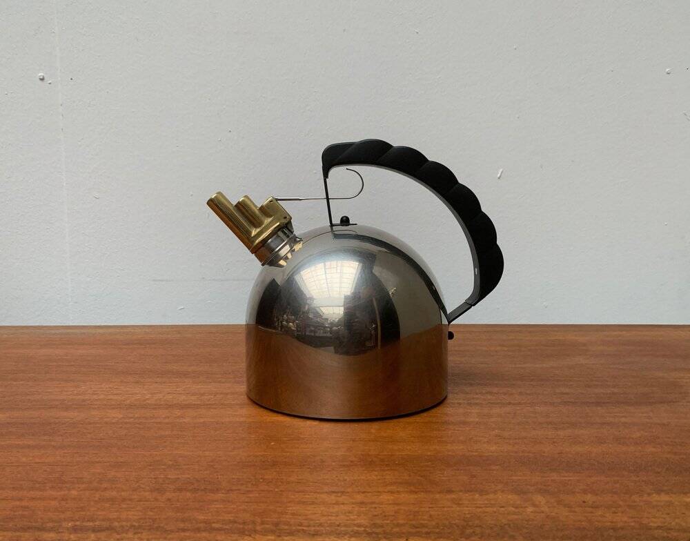 Postmodern Italian kettle by Richard Sapper for Alessi