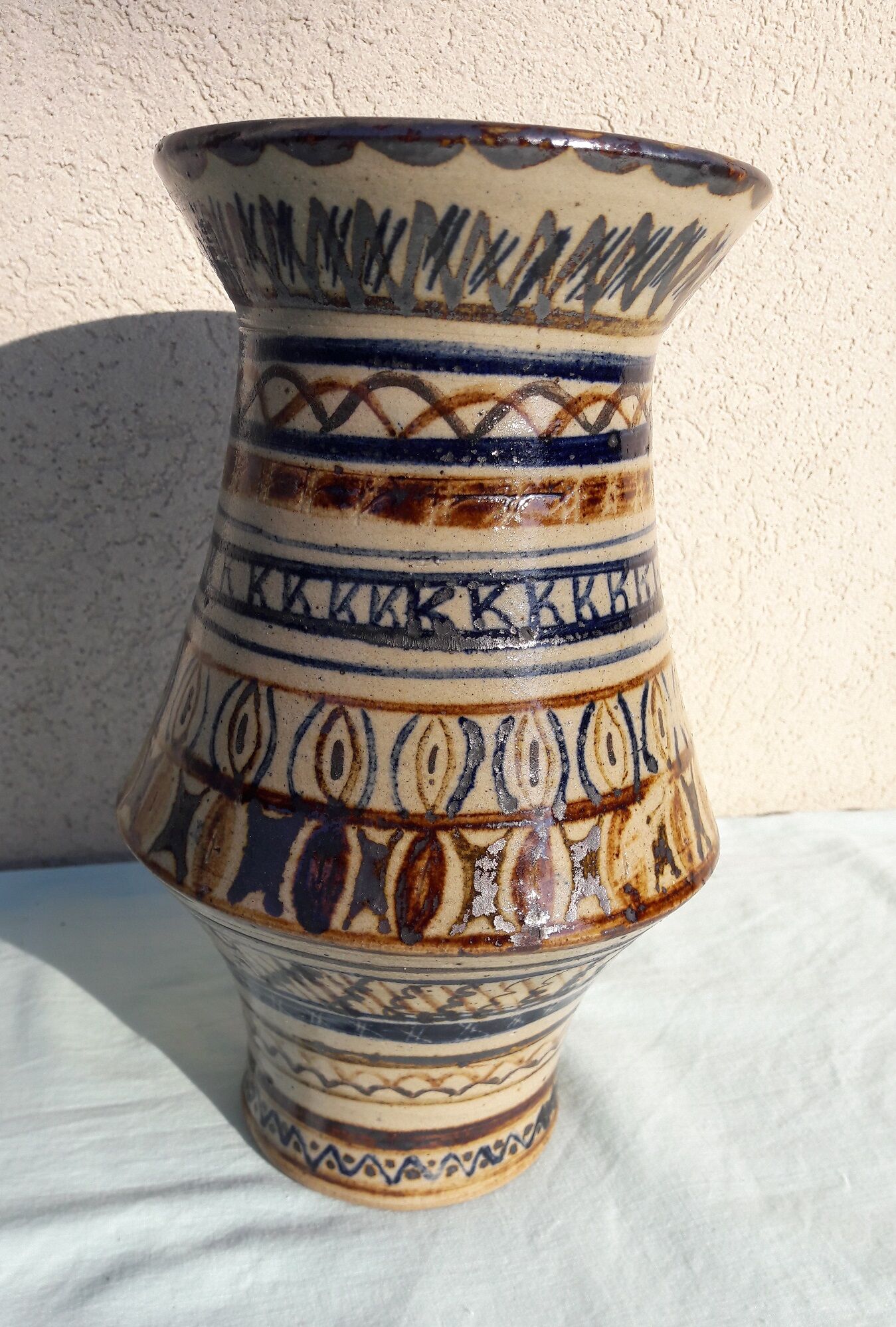 Ceramic vase