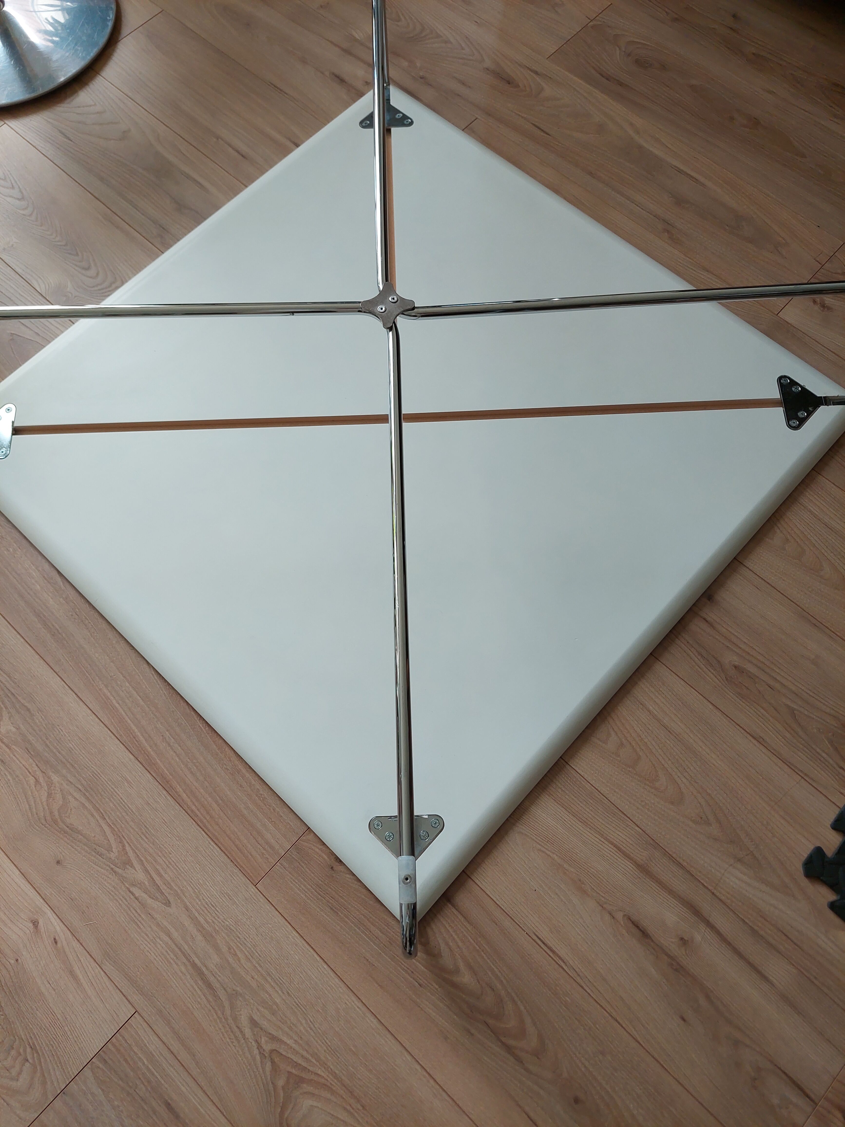 Artifort Diva coffee table