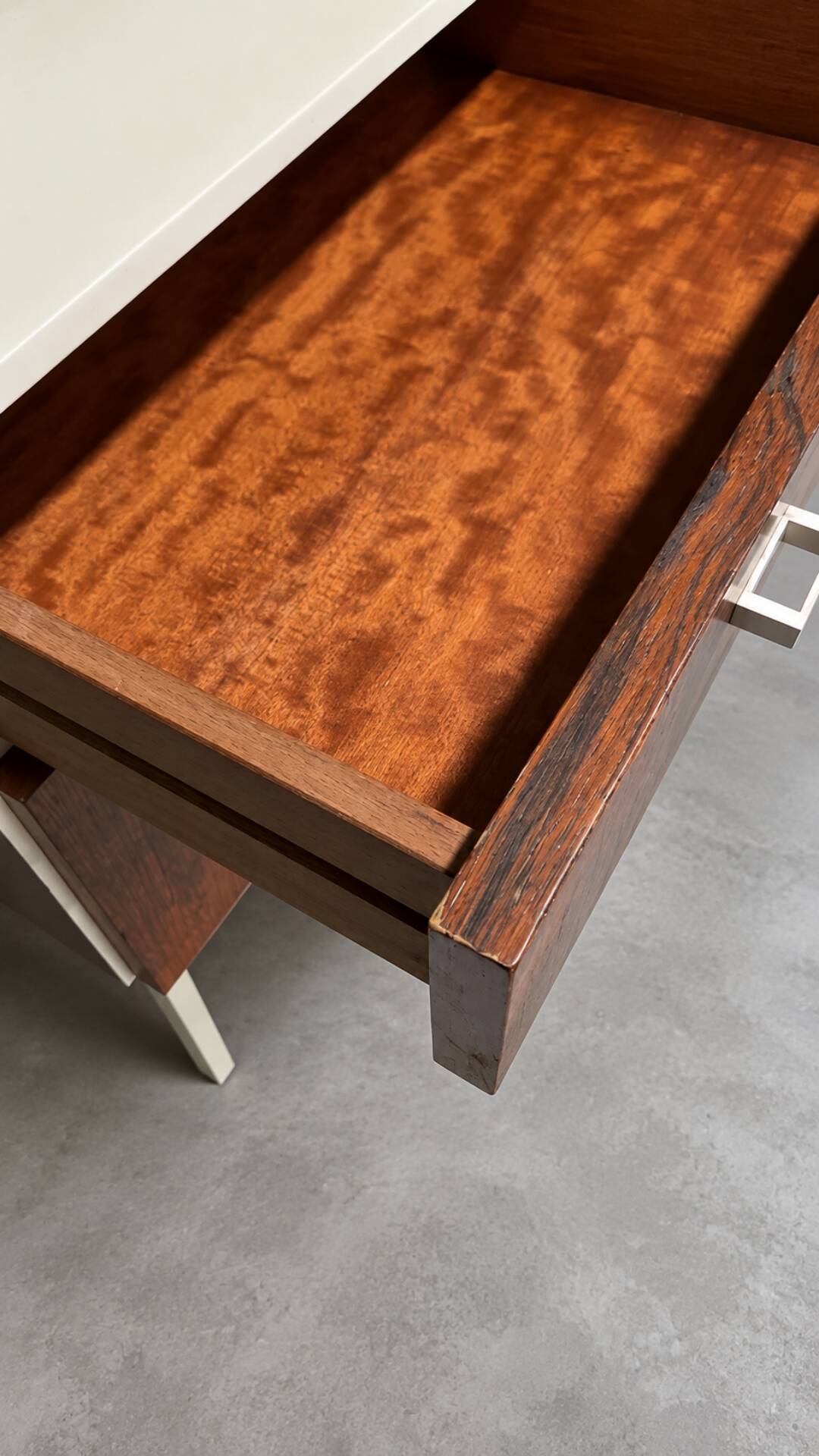 Small vintage rosewood piece of furniture – 60s/70s – metal base.