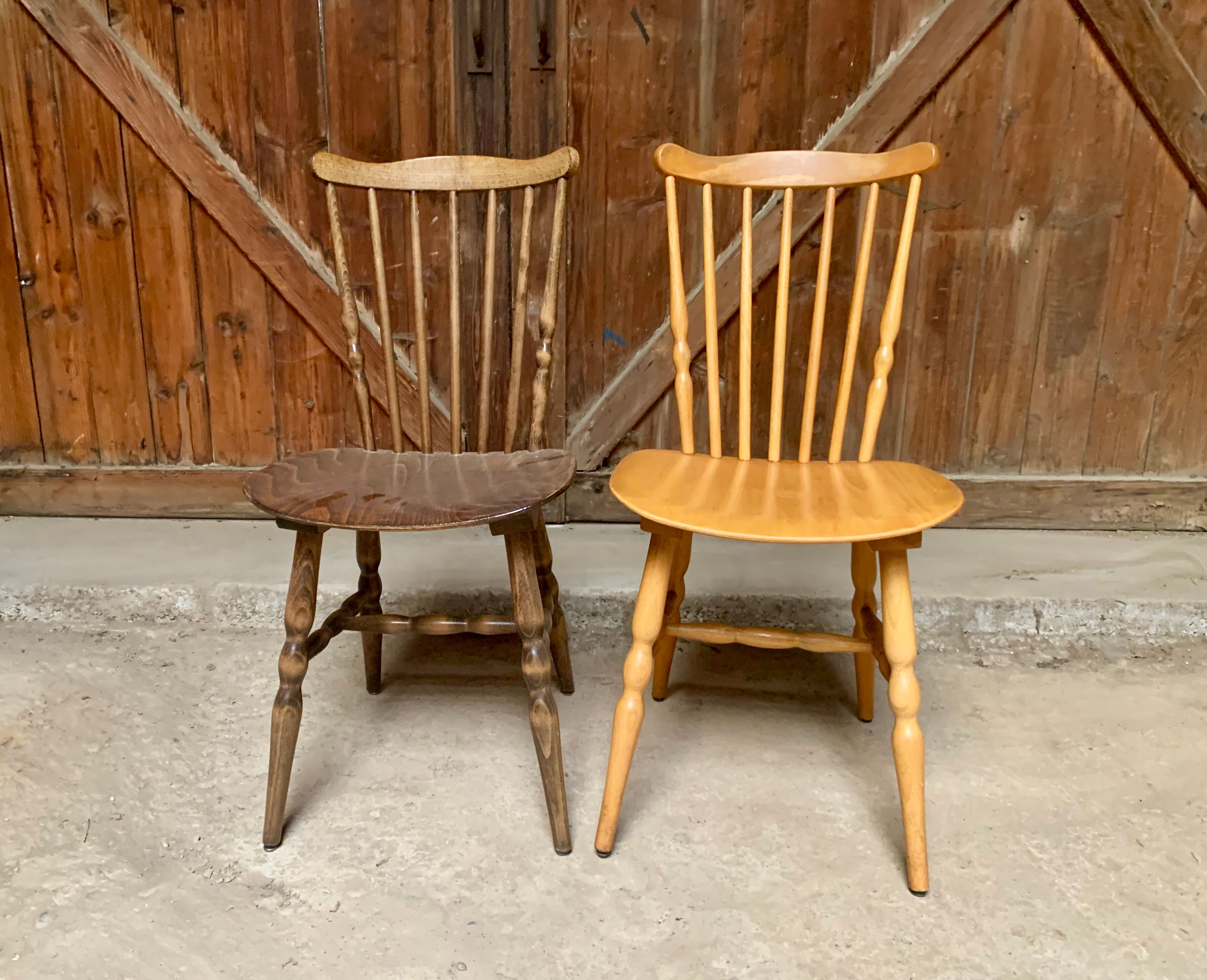 Series lot of 8 chairs bistrot Baumann modele menuet light wood dark wood