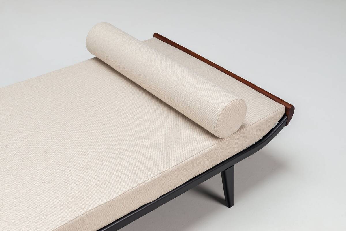Dick Cordemeijer Cleopatra daybed for Auping in wool The Netherlands 1954