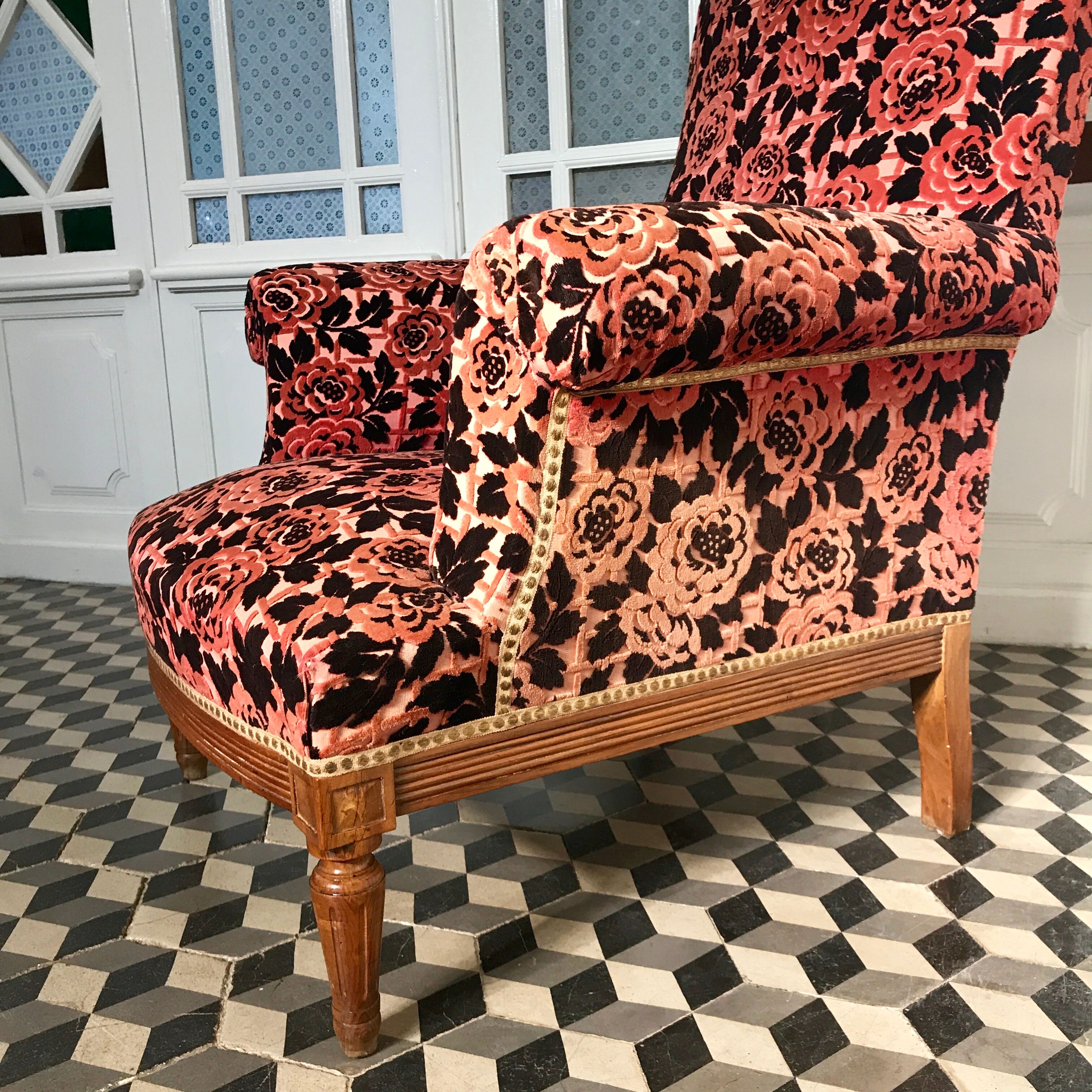 Vintage English flower velvet armchair