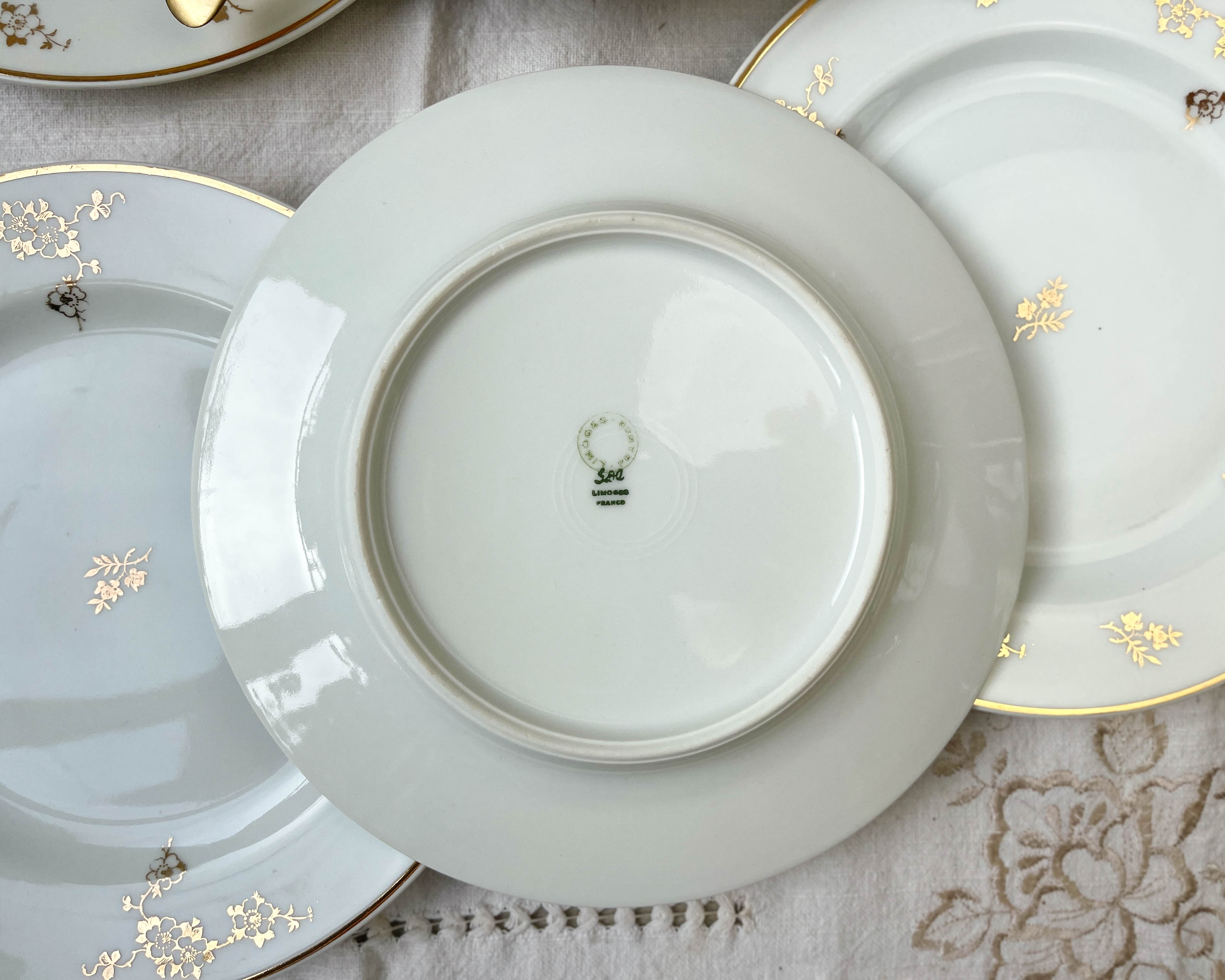 6 assiettes porcelaine Limoges blanche dorée