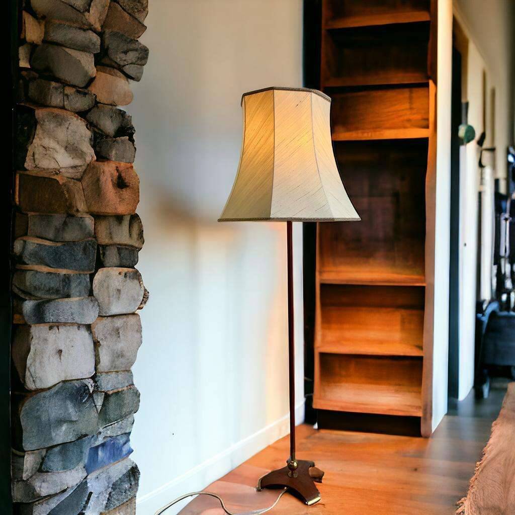 Vintage stand lamp / floor lamp with teak base