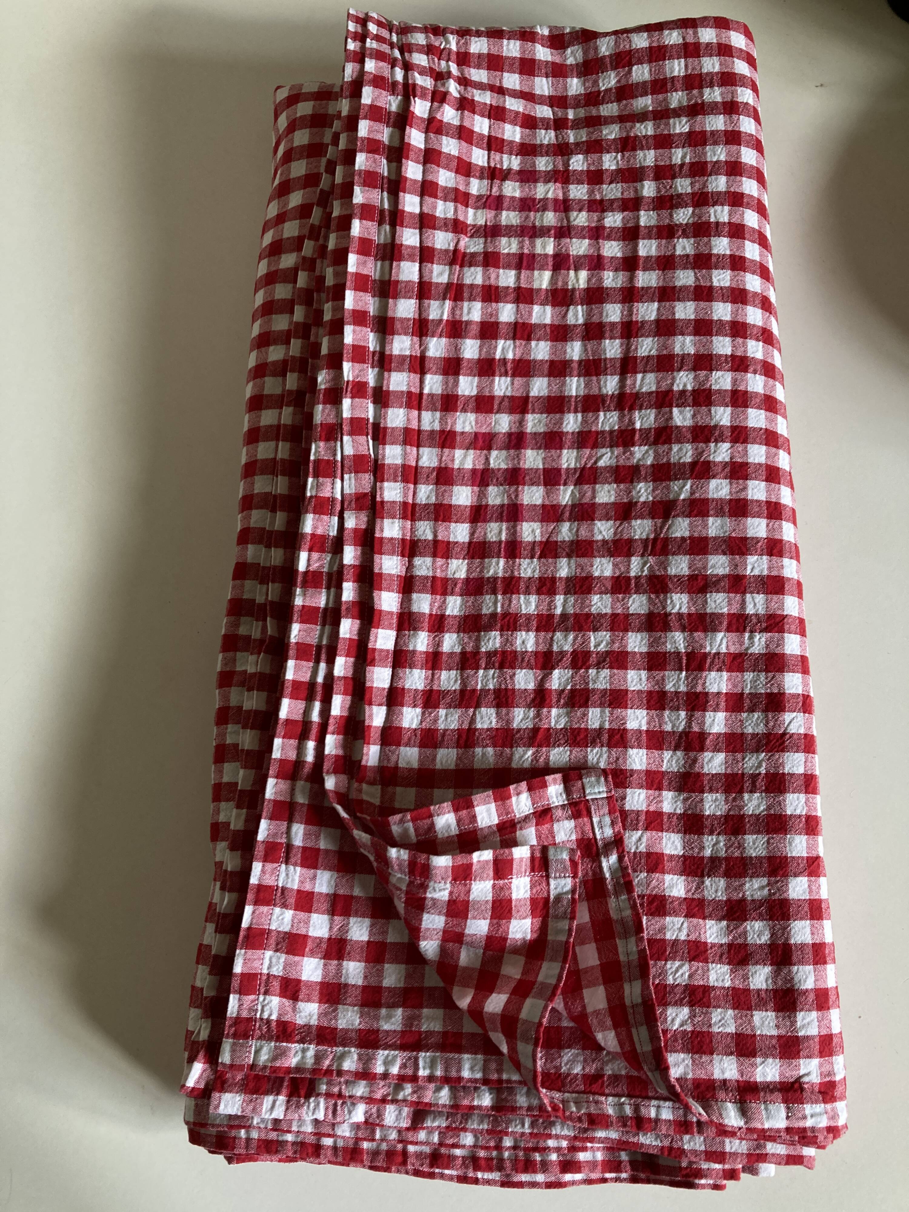 XXXL country tablecloth in poppy red gingham canvas