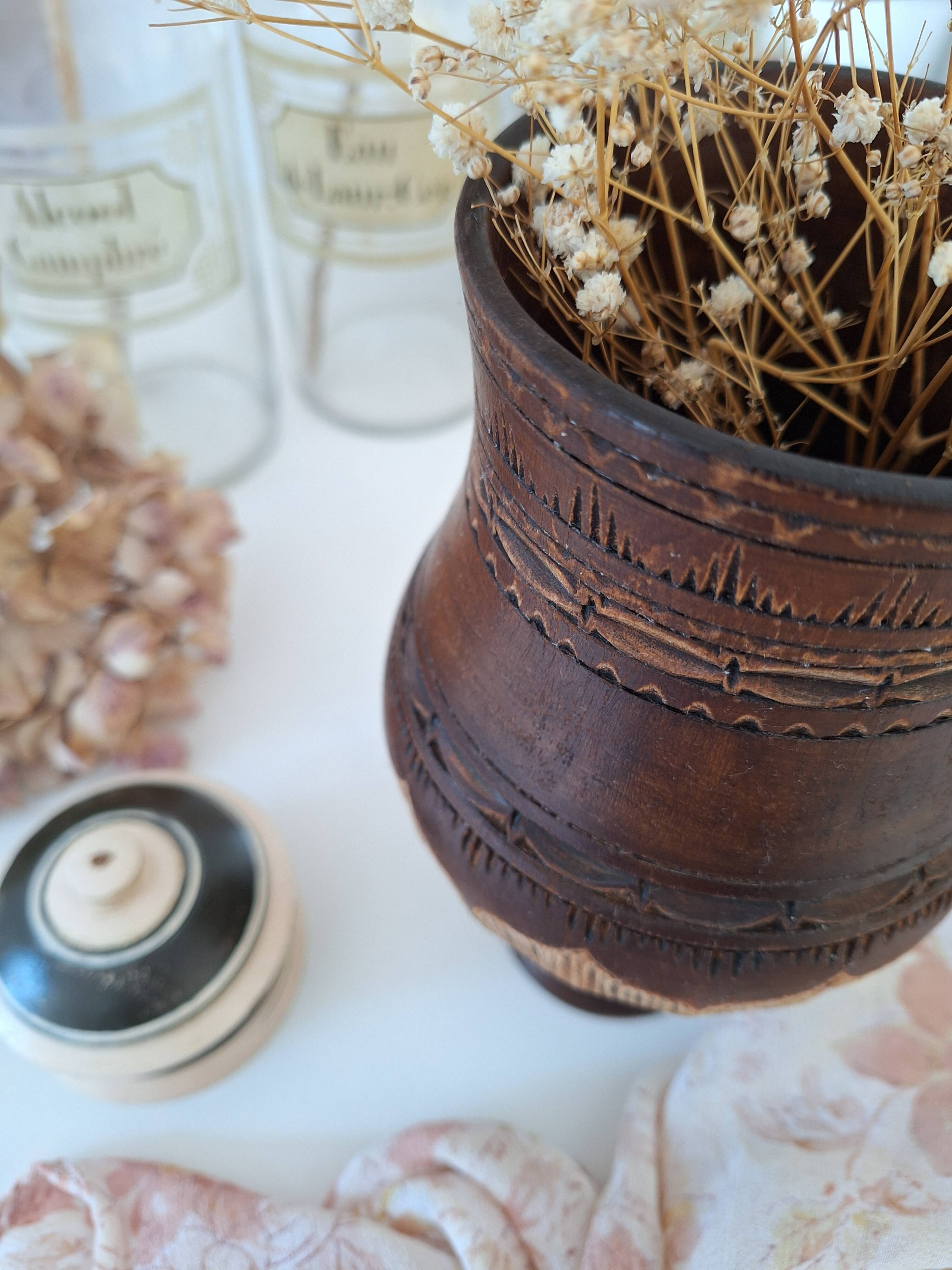 Carved wooden bowl/vase