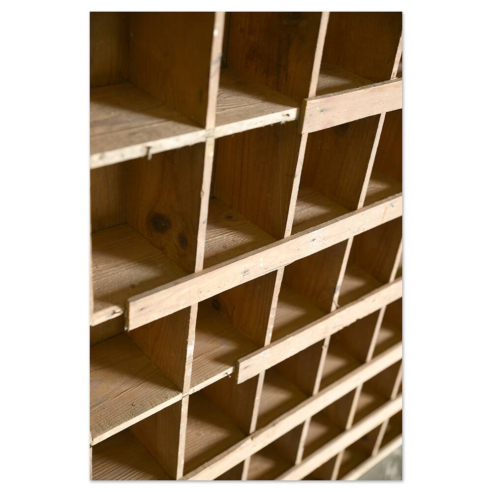 Workshop furniture with 132 wooden lockers