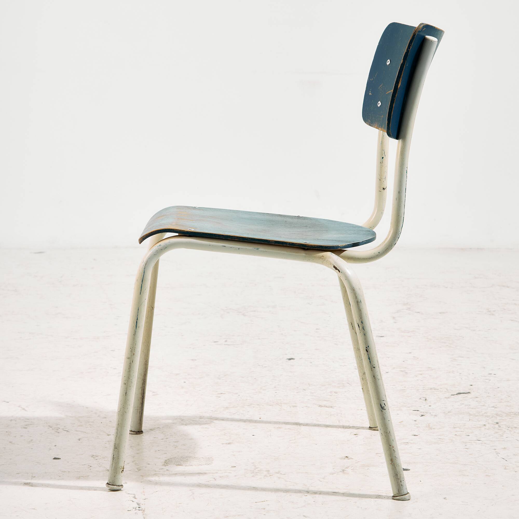 Metal frame chair