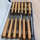 Coffret 12 couteaux de table vintage | Manches bakélite ivoire