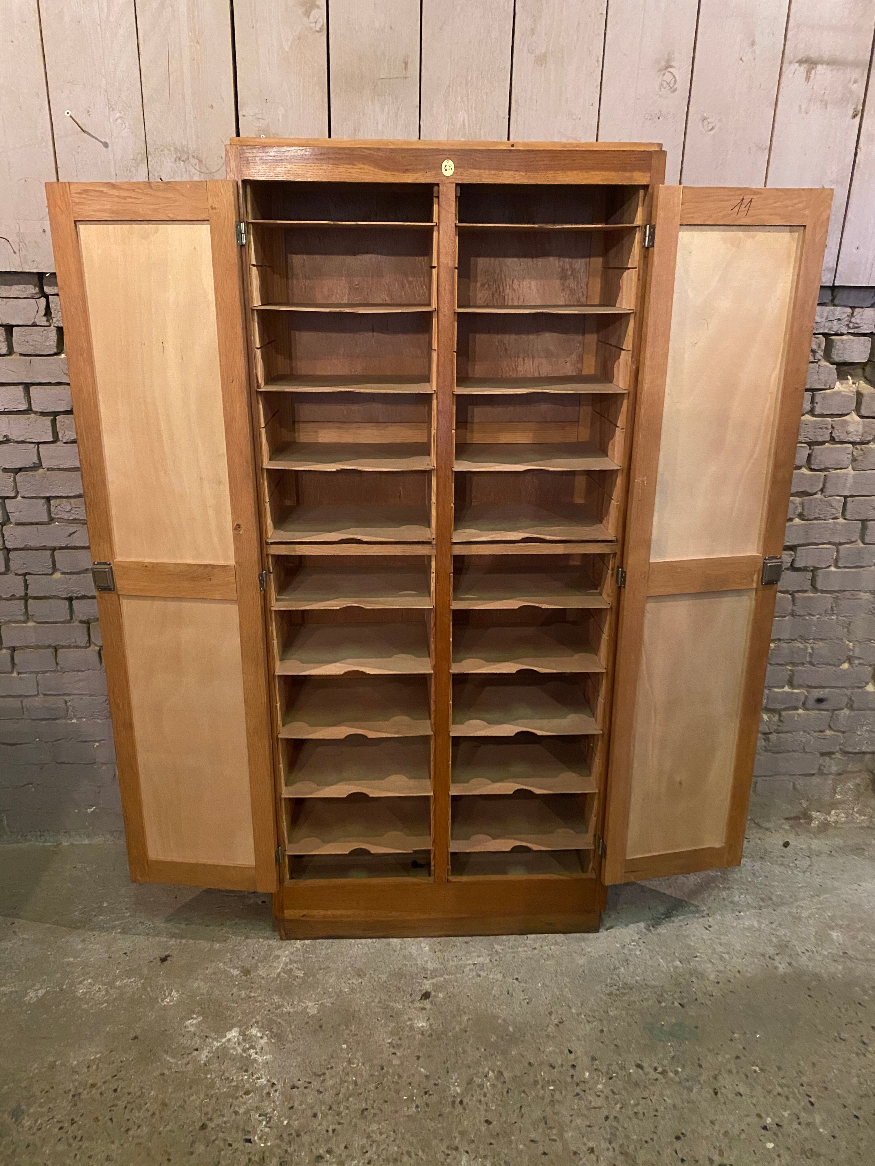 Vintage parisian wardrobe 1940