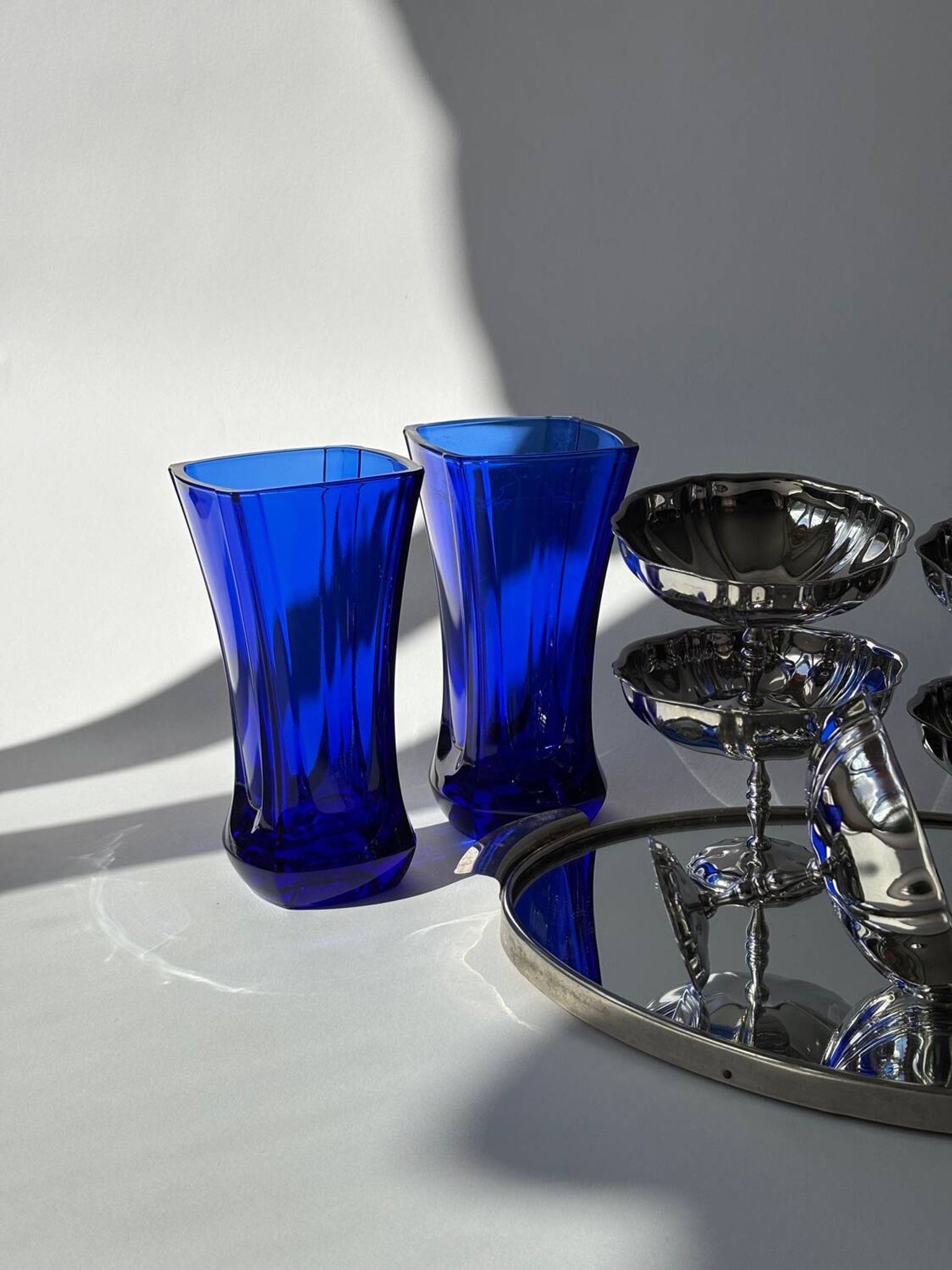 Vases en verre bleu cobalt vintage