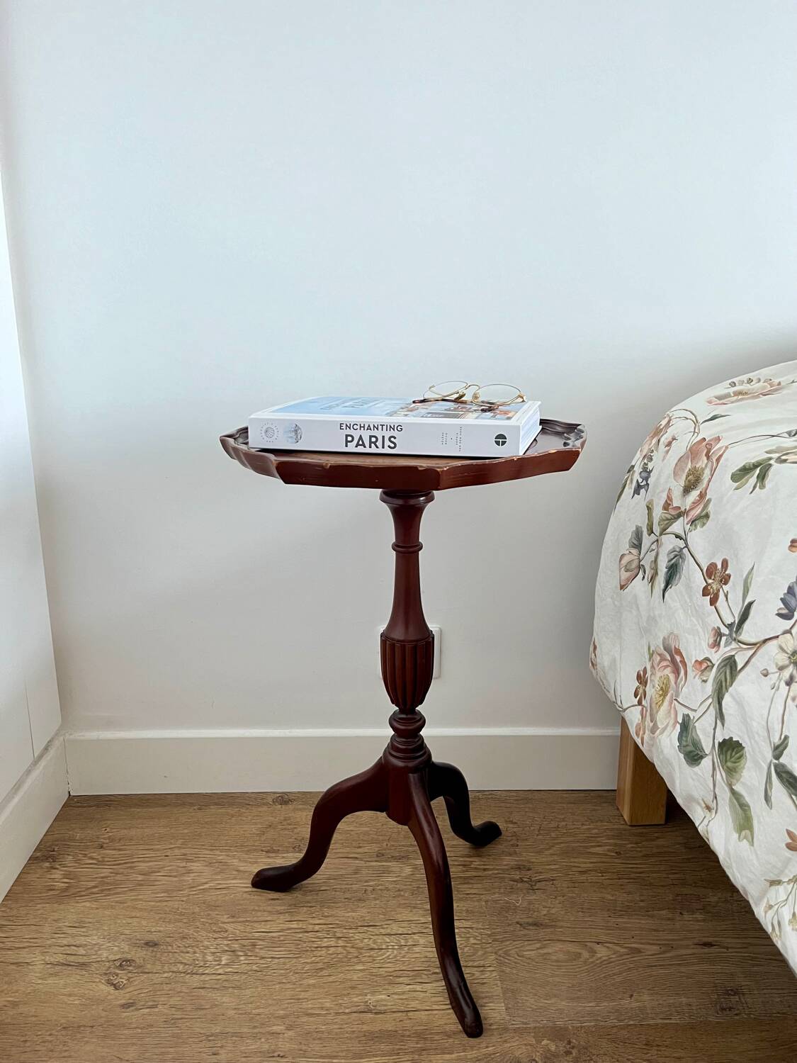 Guéridon Vintage en Bois et Cuir Marron