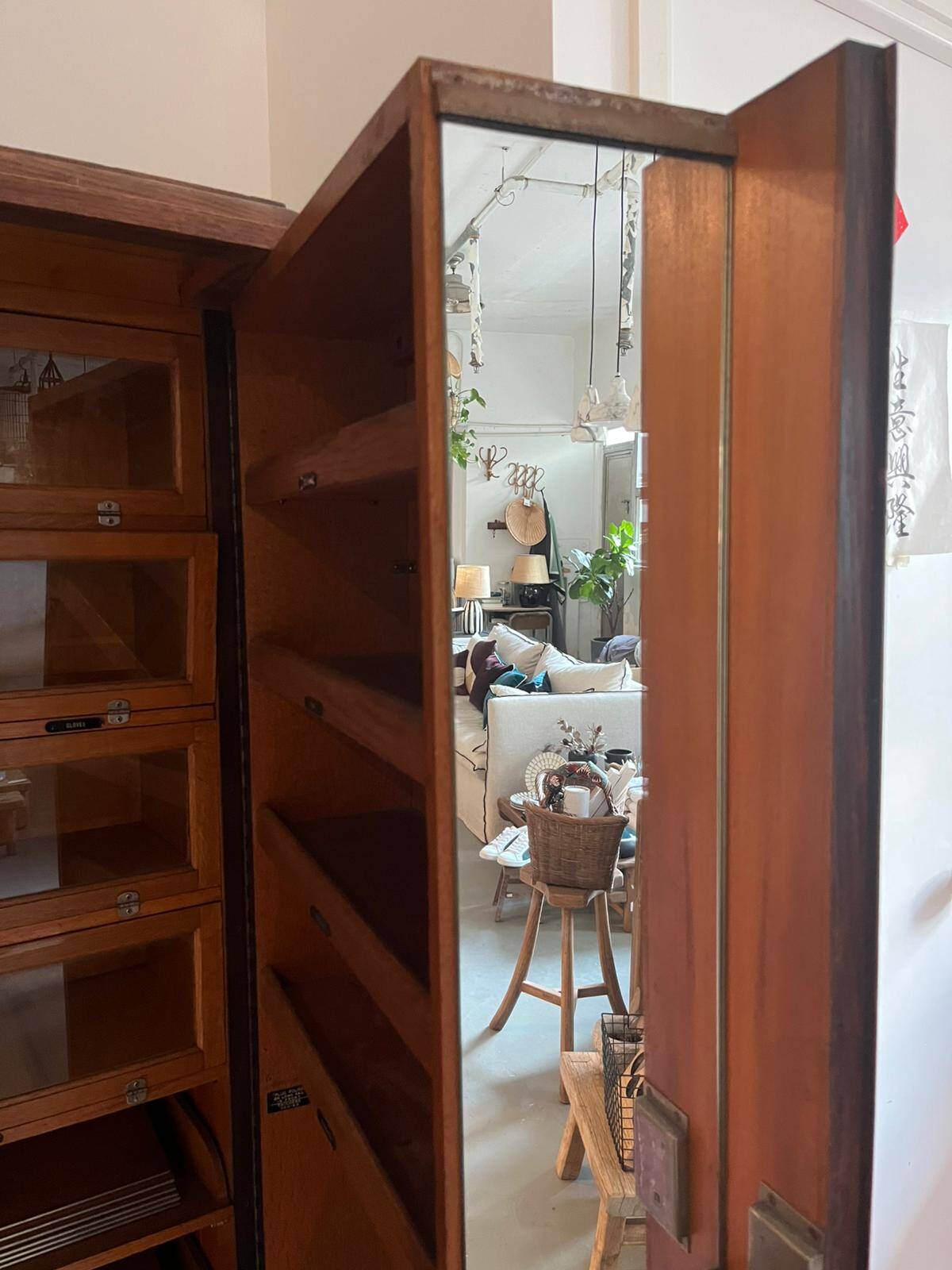 Armoire cabine anglaise en acajou de marque Compactom pour homme