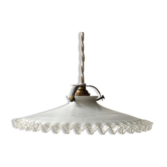 Opaline suspension