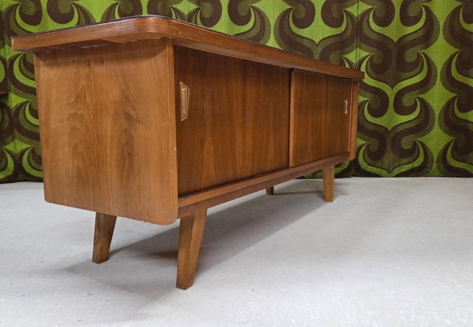 Lowboard enfilade with sliding doors, 1970s vintage.