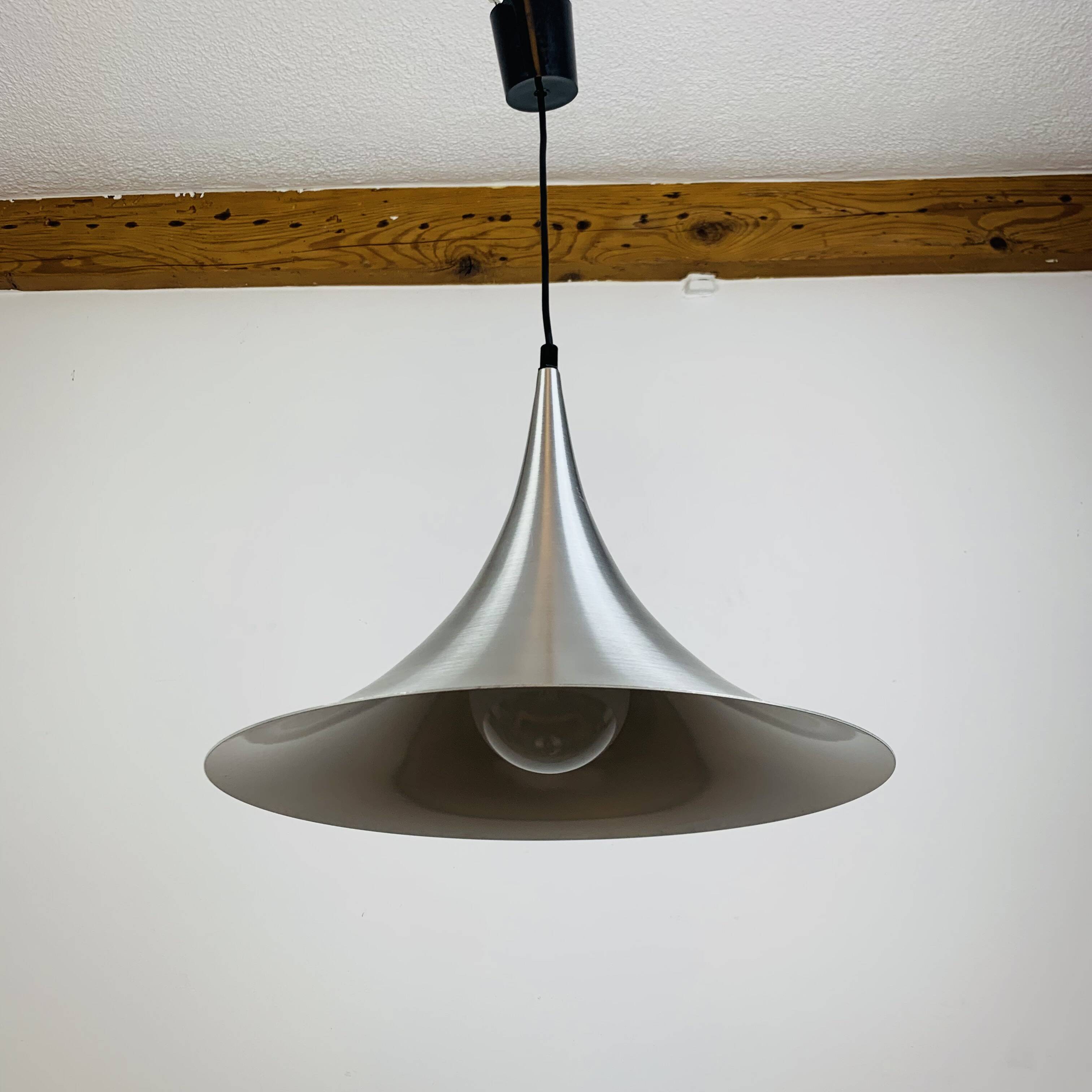 Suspension tulipe scandinave acier brossé space age