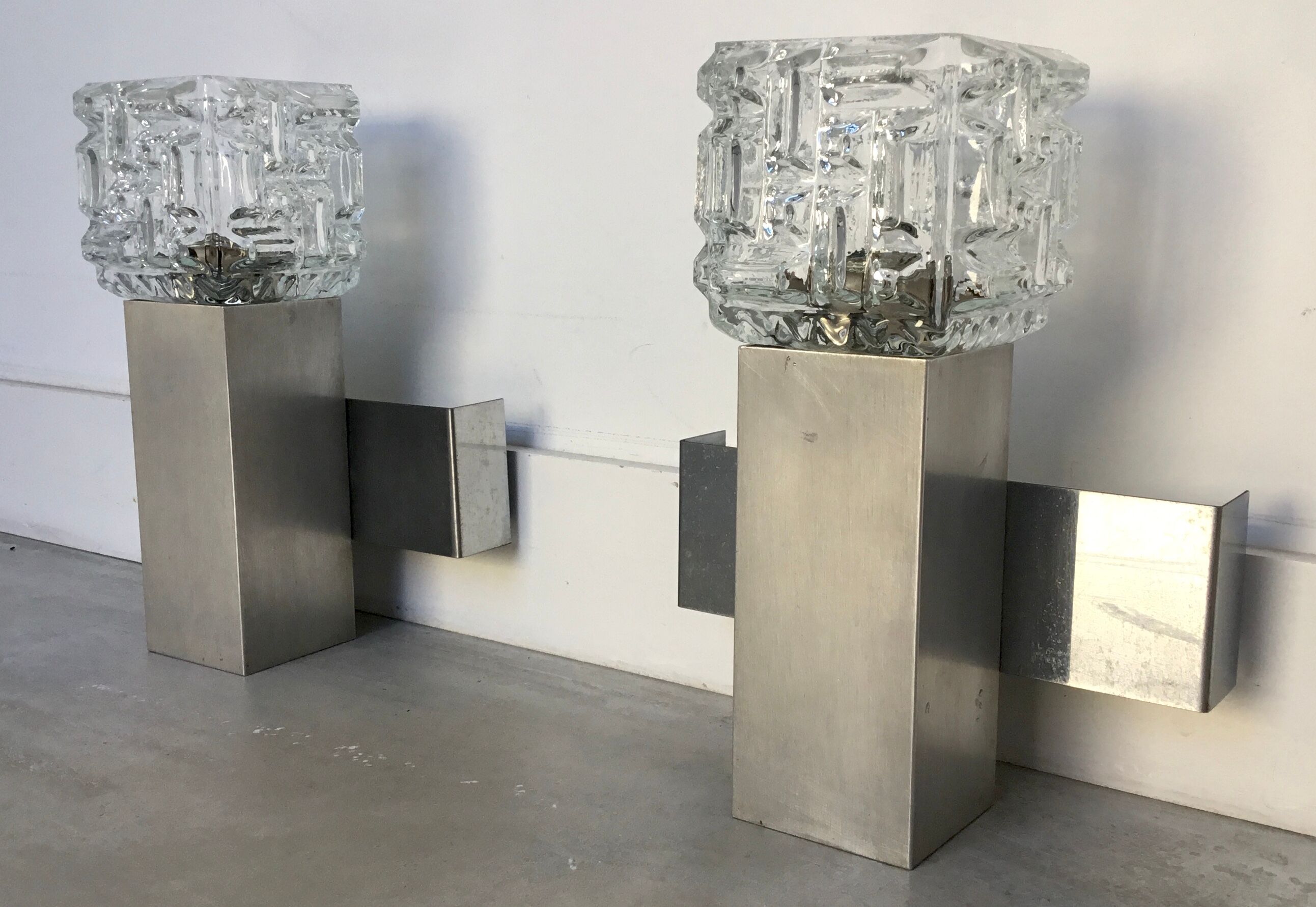 Pair of space age cubist wall lamps in brushed aluminum - design 1970
