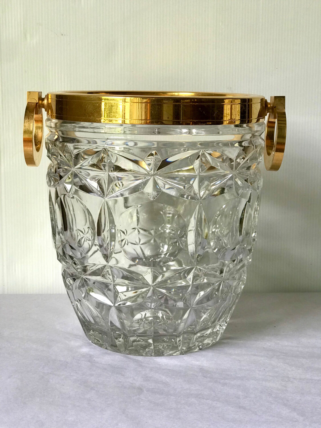 Champagne bucket in cut crystal, neck and brass handles