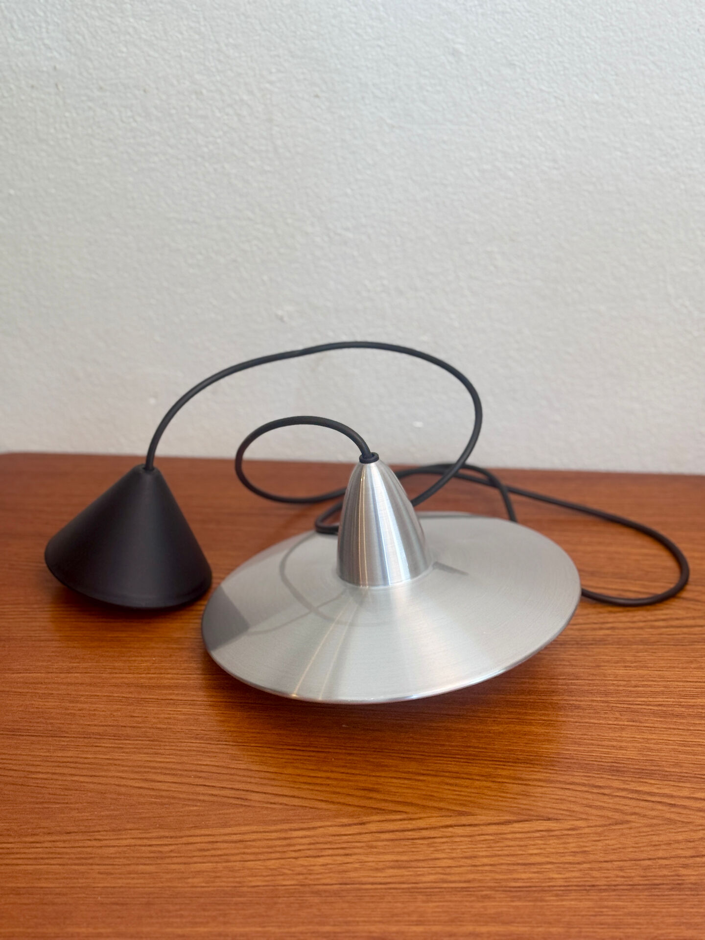 Vintage aluminium ufo hanglamp Hala Zeist