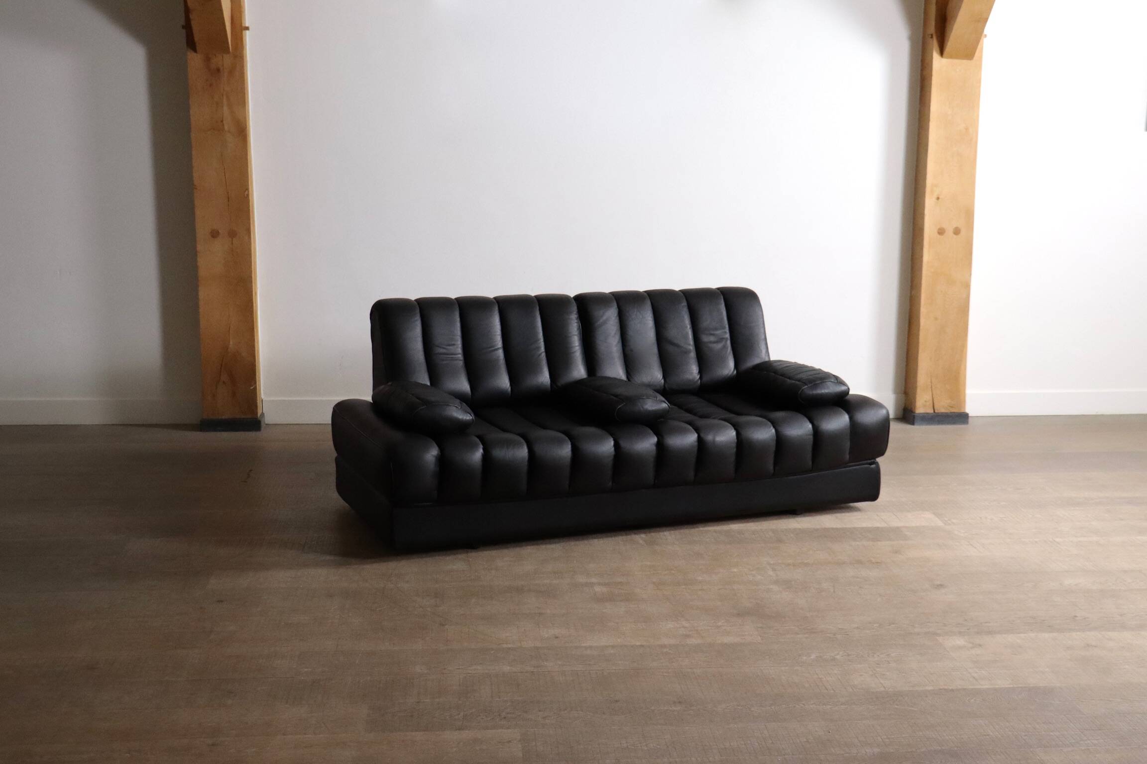 De Sede DS-85 sofa bed in black leather, Switzerland, 1960s