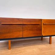 Buffet en bois au design simple des années 1940 par UP zavody - Tchécoslovaquie