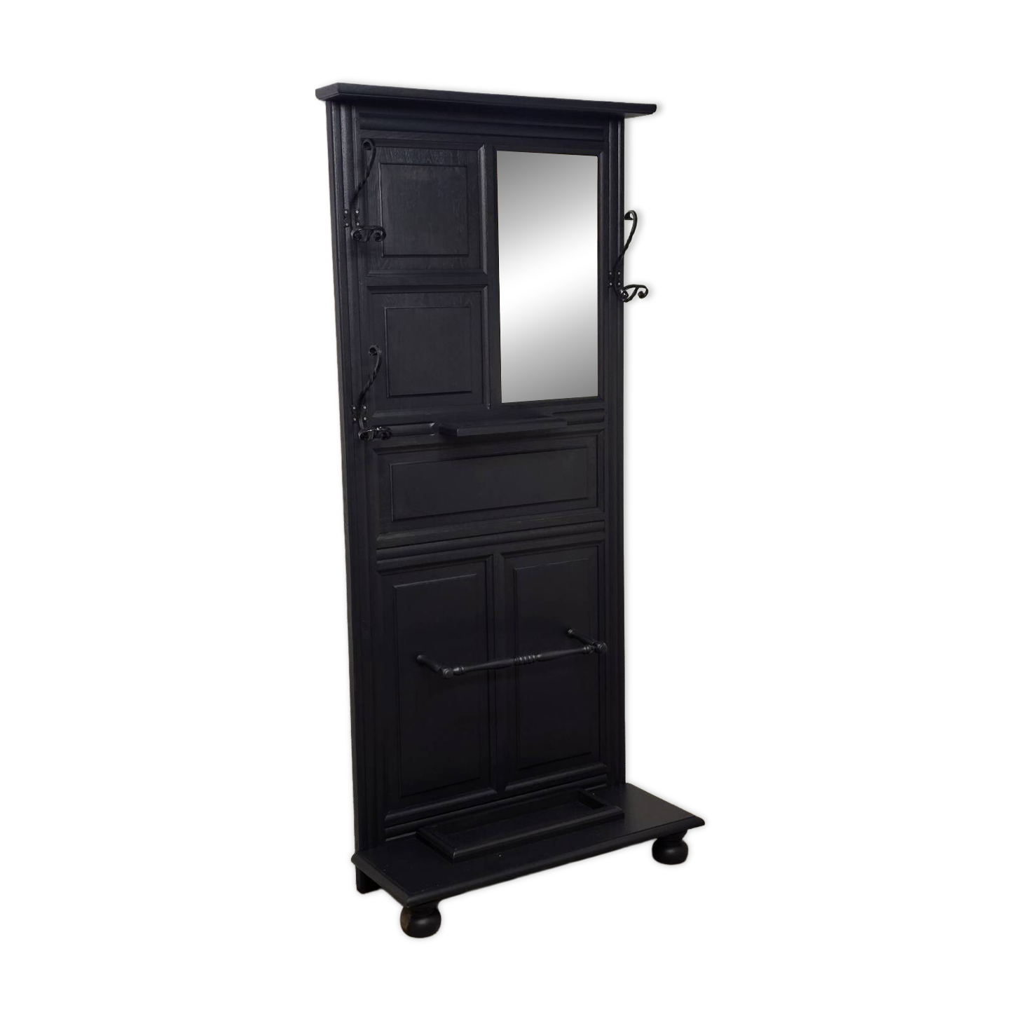 Entrance hall from around 1930 repainted