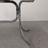 Table ovale italienne en métal chromé tubulaire et verre fumé, années 60-70