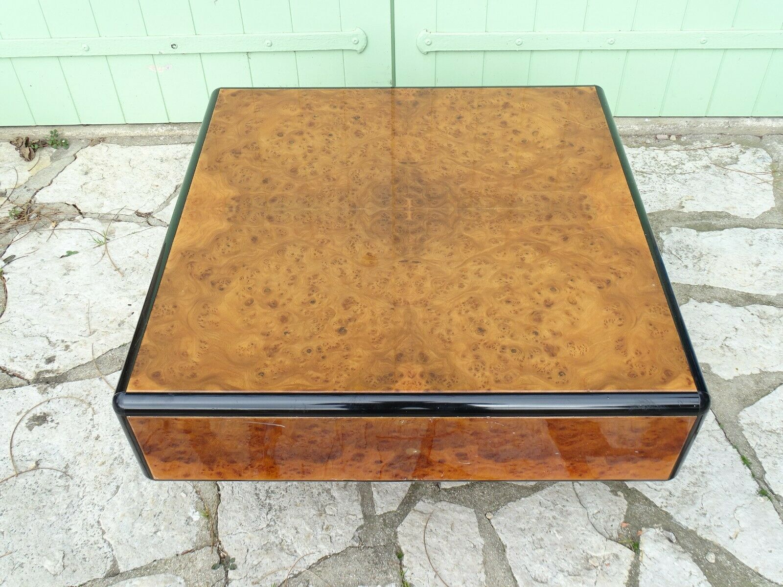 Vintage coffee table in elm magnifying glass 1970 - 70X70X35cm