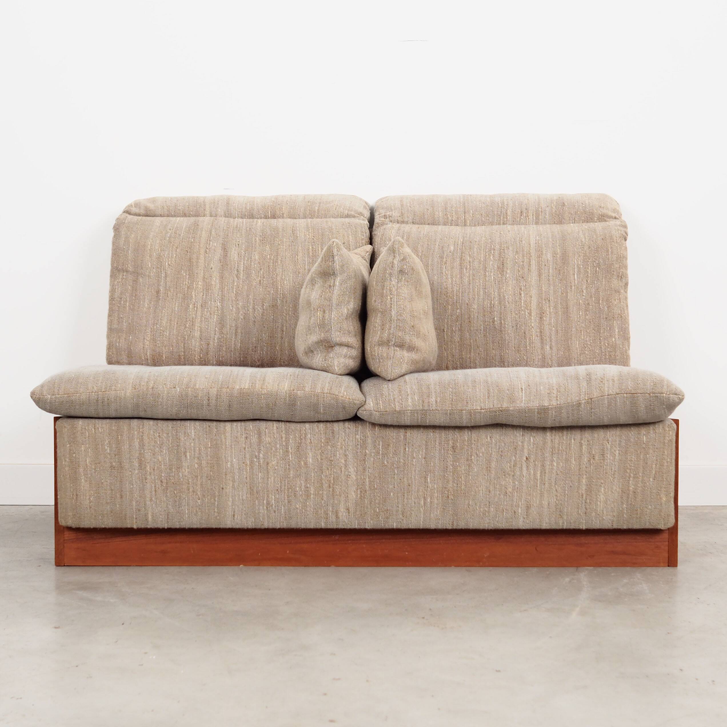 Canapé en teck, design danois, années 1970, production : Danemark