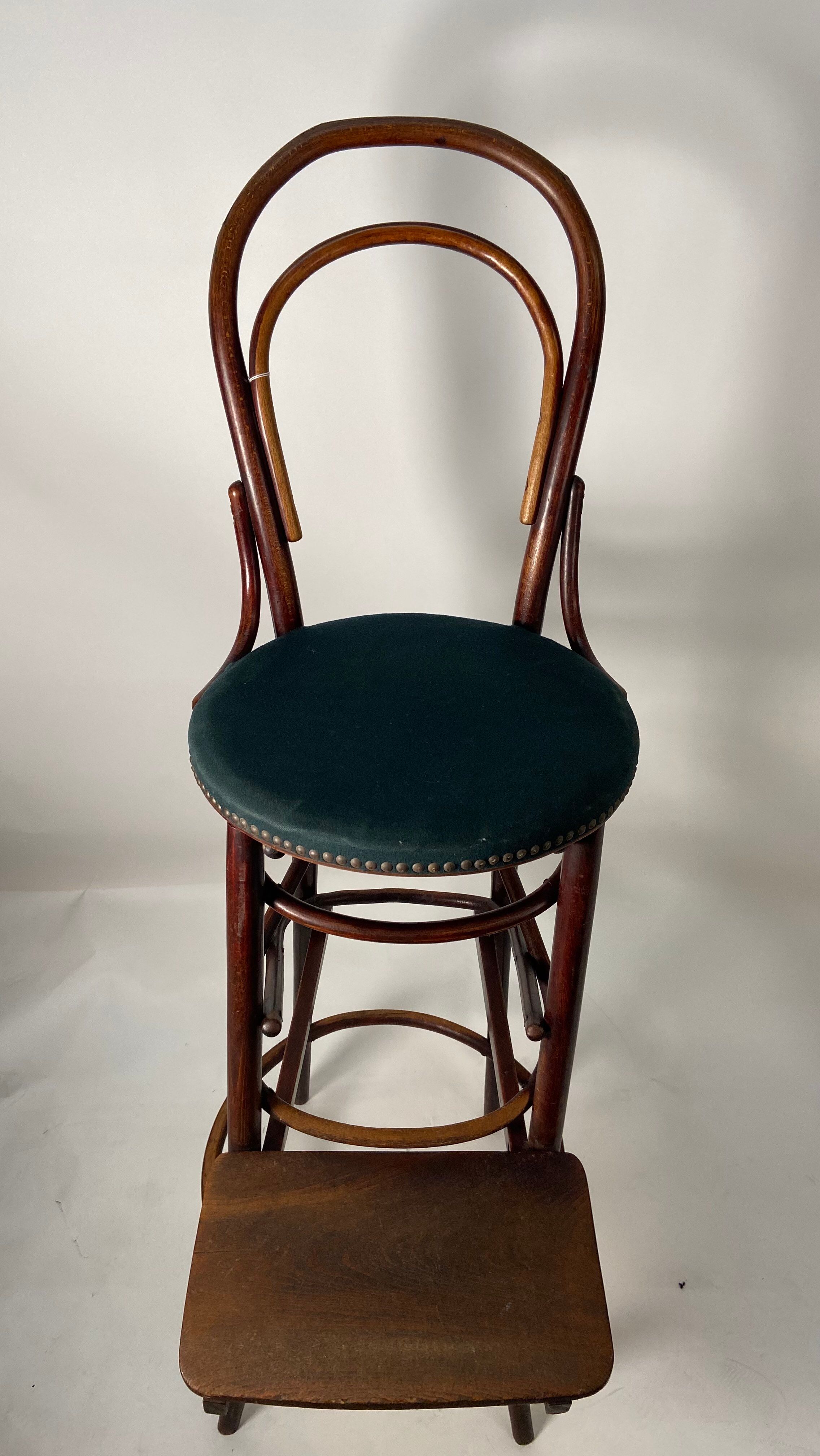 Chaise de surveillant  attribuée à Thonet