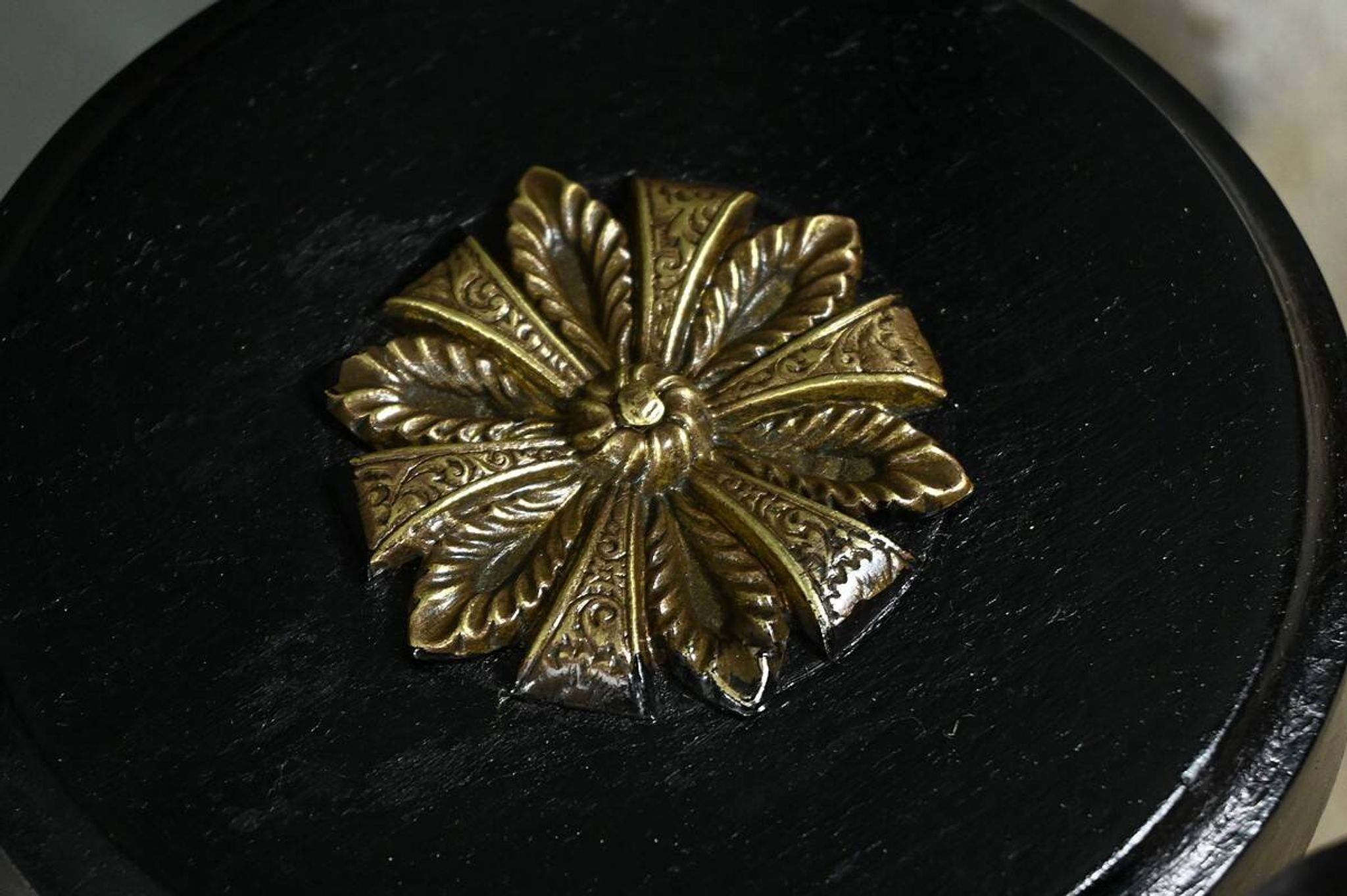 Sellette en Bois Noirci, style Napoléon III – 1920