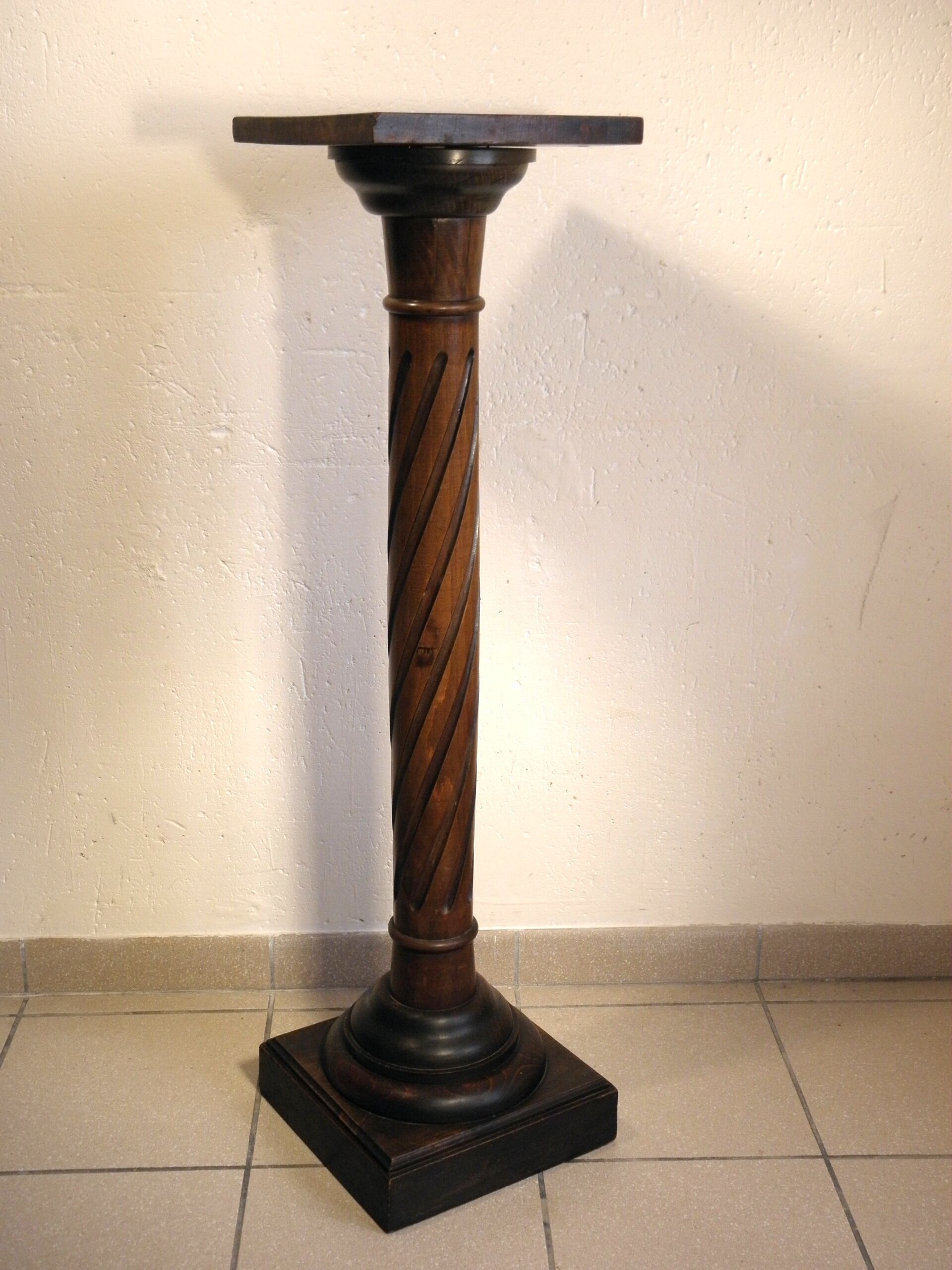 Wooden column harness 109 cm