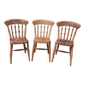 3 chaises américaines bois