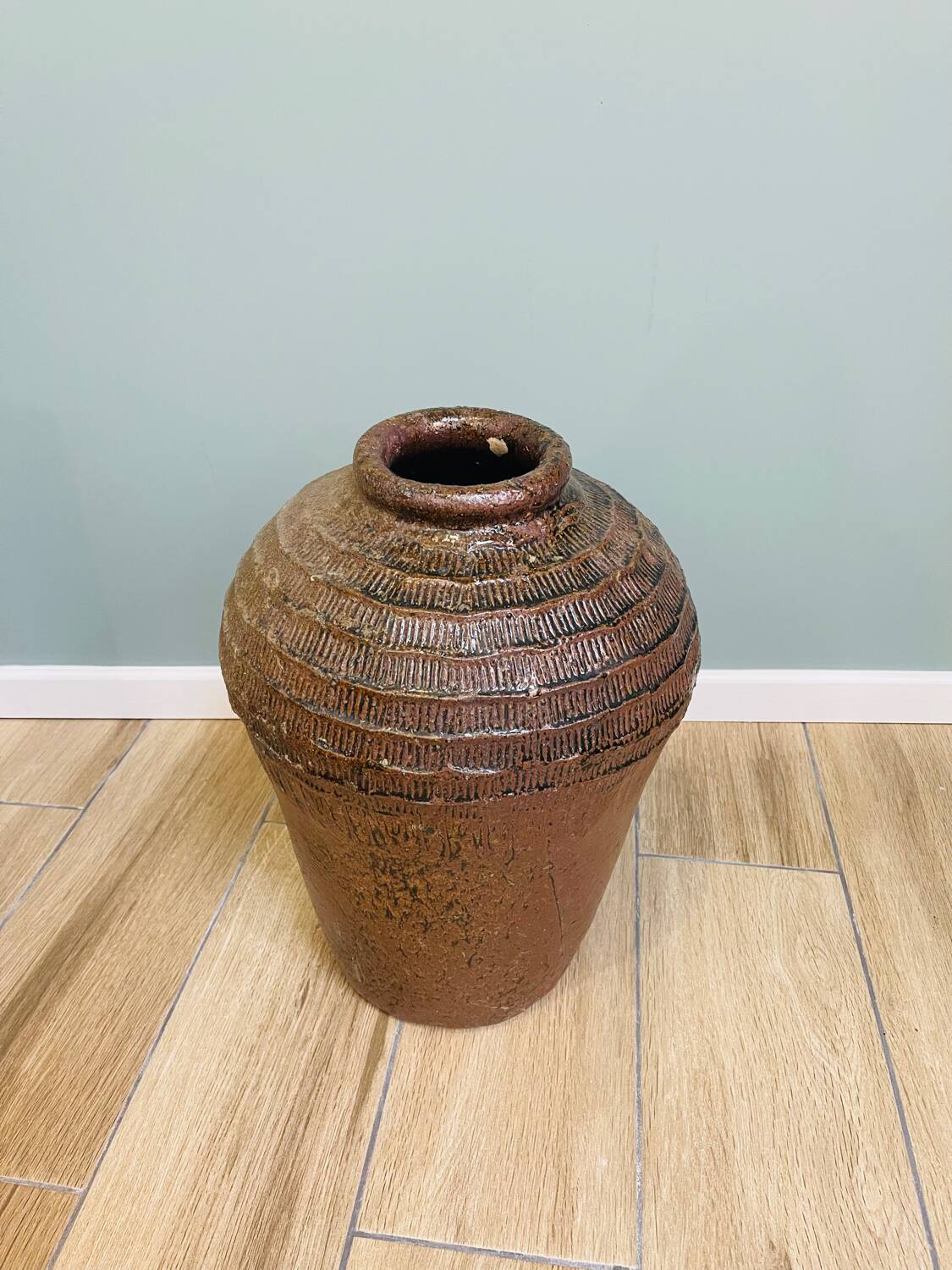 Large Chinese terracotta jar – Shandong, mid-20th century