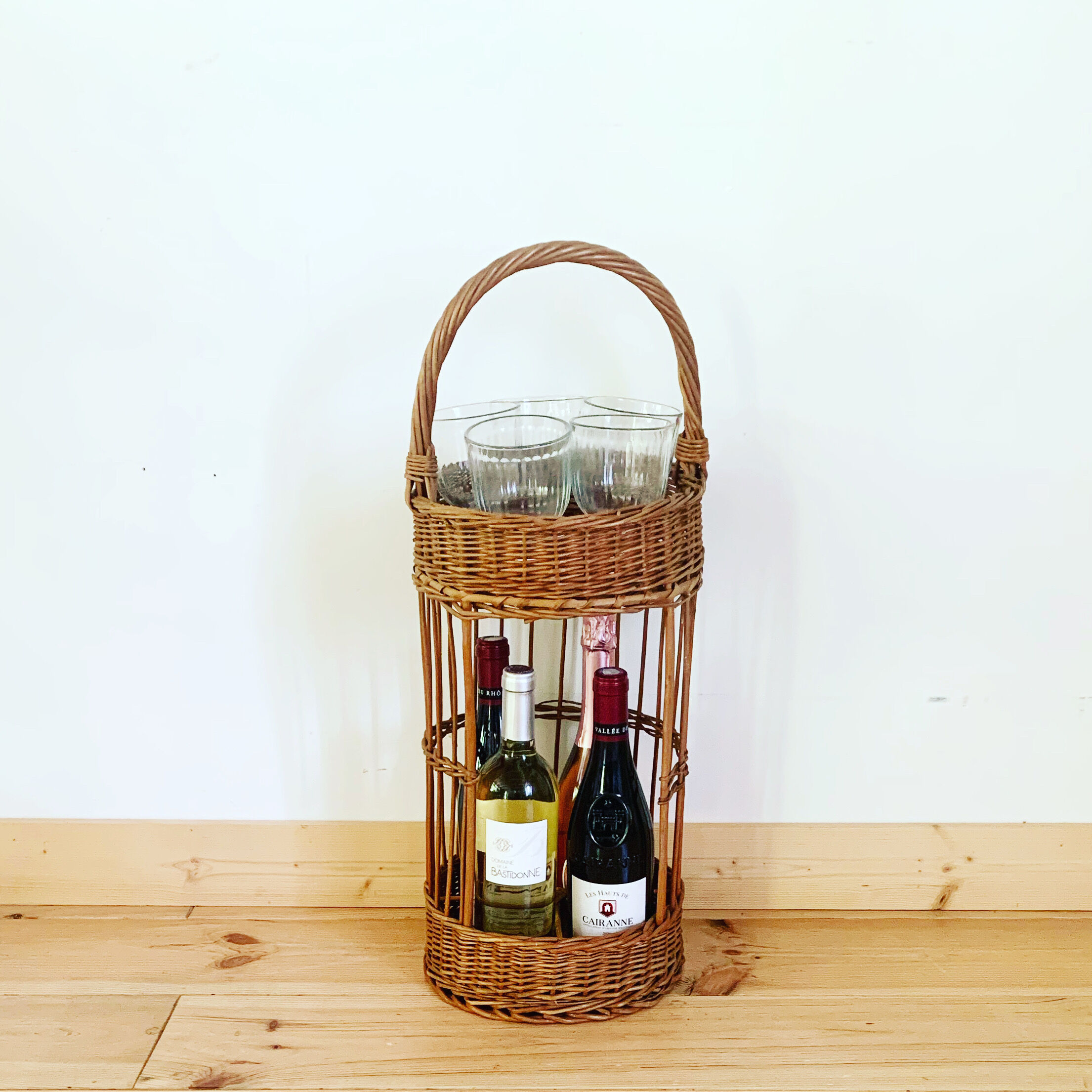 Porte-bouteilles bar vintage en osier