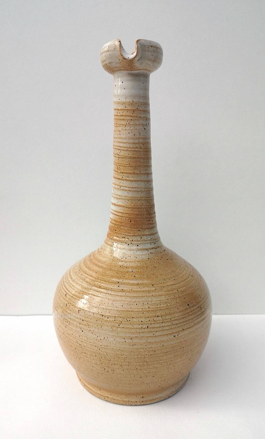 Carafe, pichet vintage en grès
