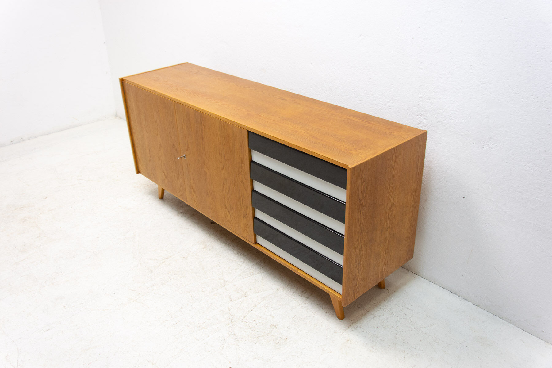 Mid Century U-460 sideboard by Jiří Jiroutek for Interiér Praha, Czechoslovakia