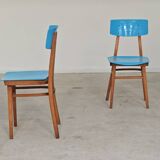 Pair of wooden and plastic chairs Ton Bystrice Thonet