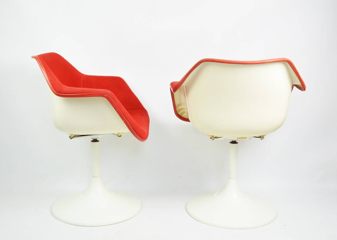 Paire de chaises conçues par R. Day pour Overman, Suède, années 1960.