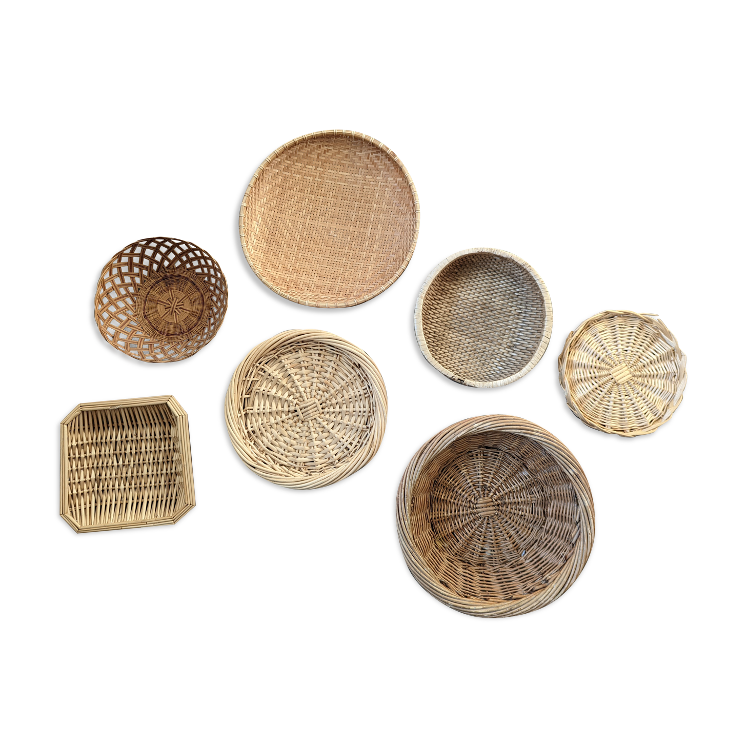 Wall composition of 7 wicker baskets