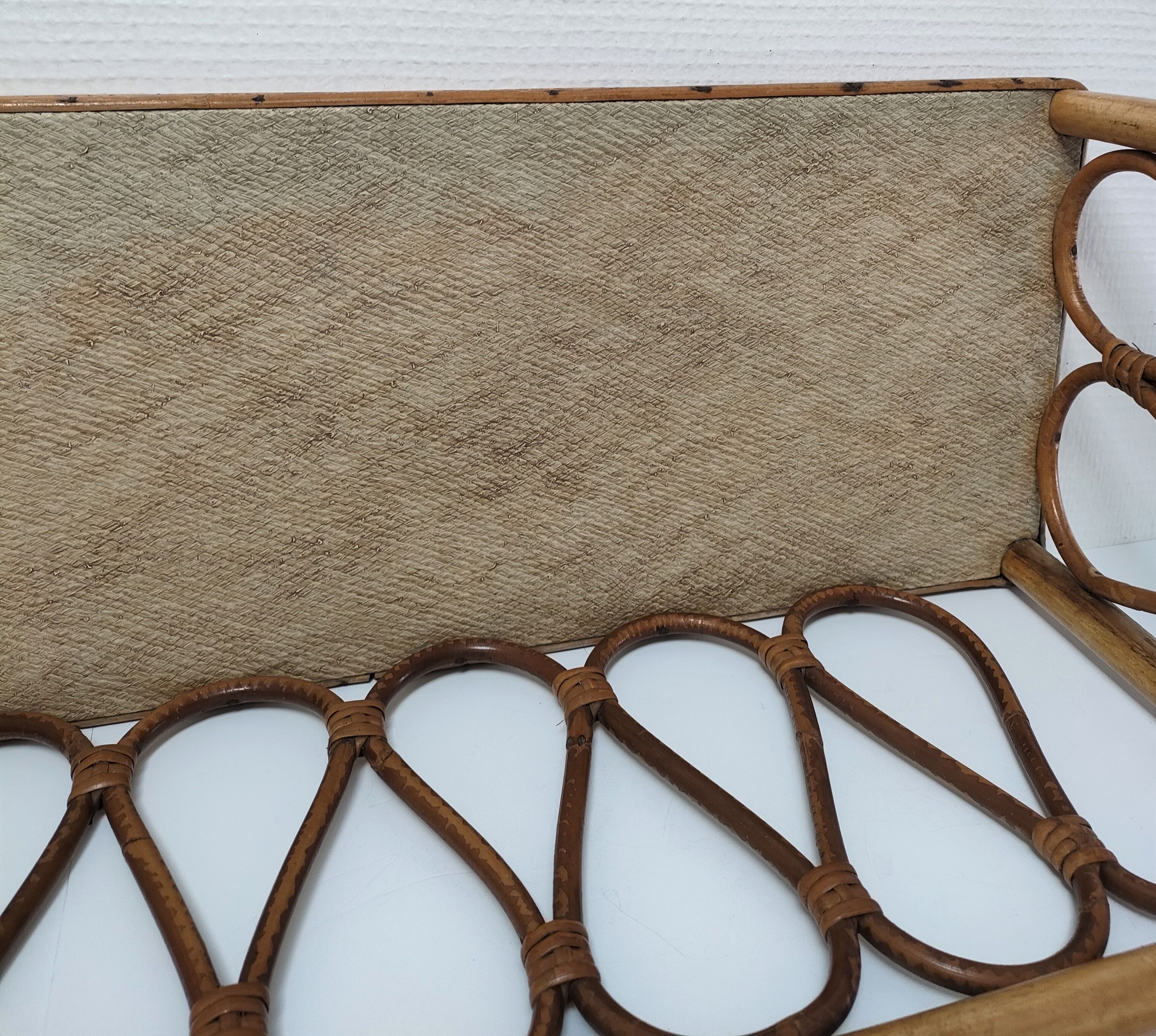 Shelf in curved bamboo and vintage rattan